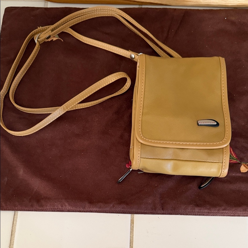Traveling nylon crossbody bag 🐈‍⬛